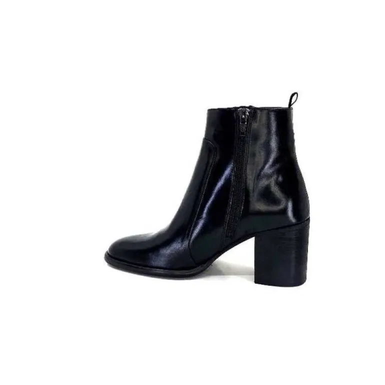 Ivoire 8233 Cuir Noir