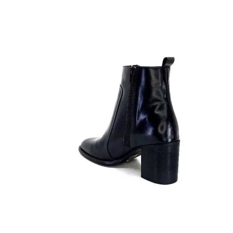 Ivoire 8233 Cuir Noir