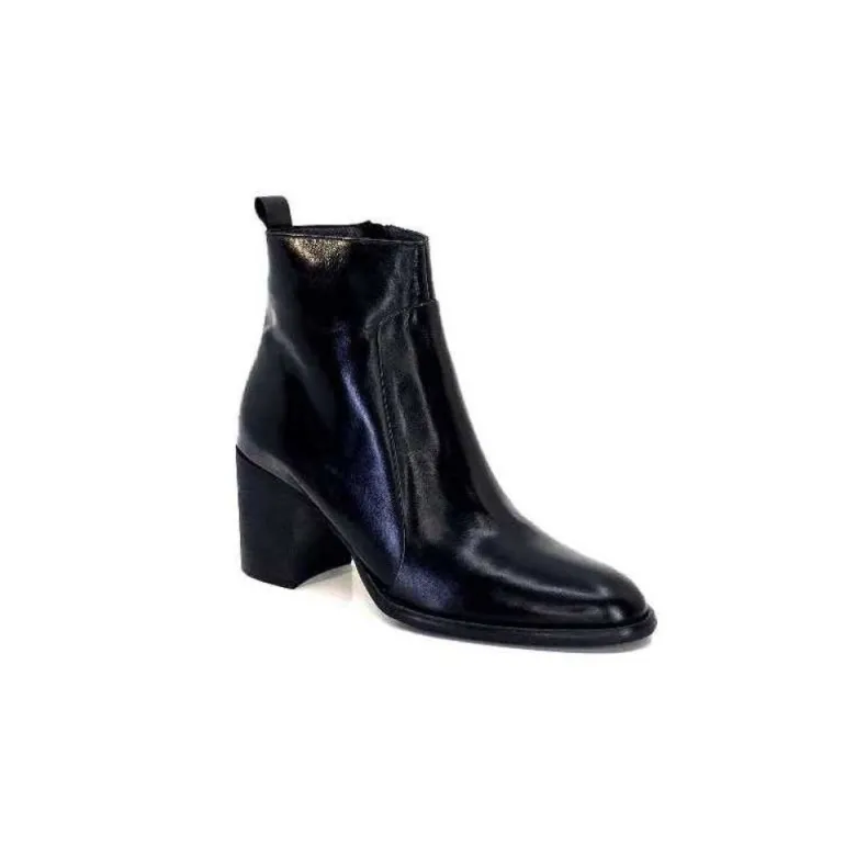 Ivoire 8233 Cuir Noir
