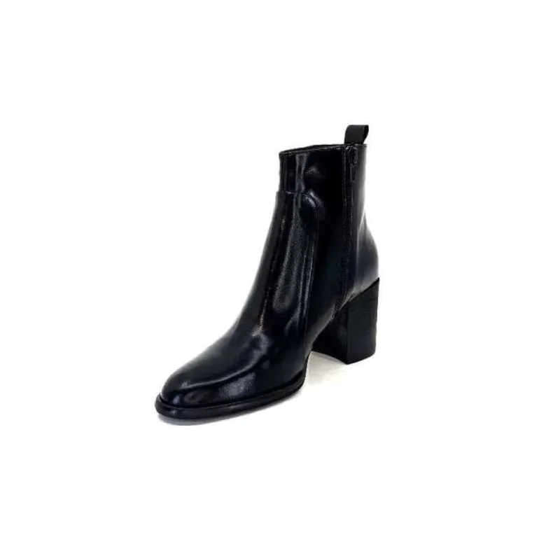 Ivoire 8233 Cuir Noir